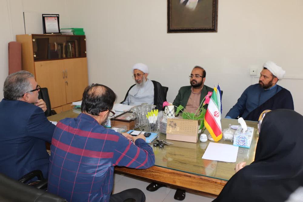 نشست ریاست نهاد مقام معظم رهبری در دانشگاه‌های استان با رئیس مرکز آموزش زبان فارسی دانشگاه