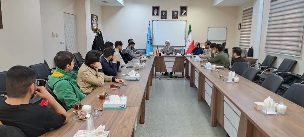 نشست تبیینی تحولات اخیر کشور و منطقه با حضور مسئولان بسیج دانشجویی، تشکل های اسلامی، هیات دانشجویی و کانون های مرکز هم اندیشی دانشجویان